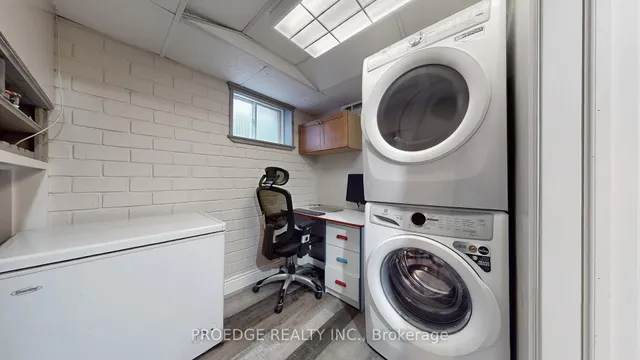 Additional image 42 of 262 Randall Cres