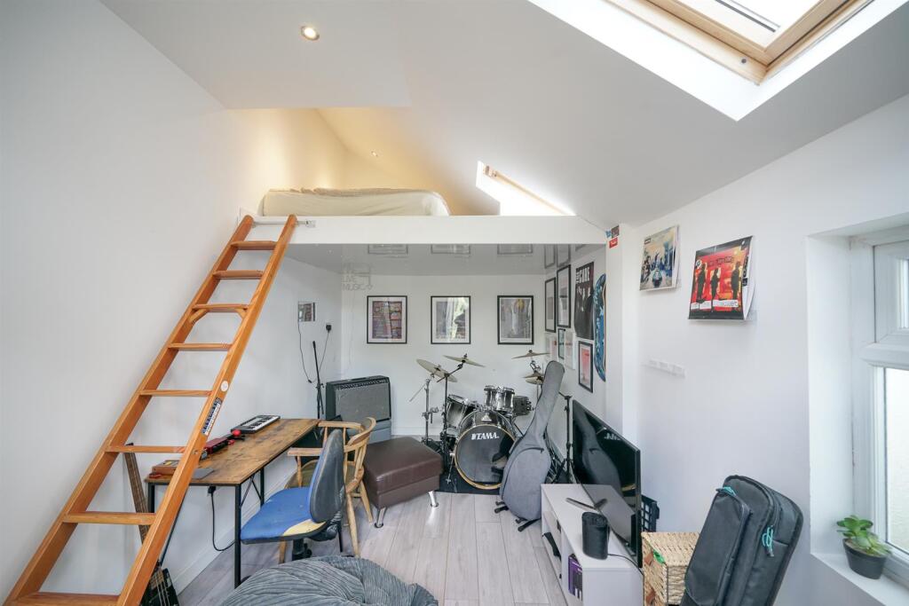 Additional image 16 of Tavistock Avenue, St. Albans