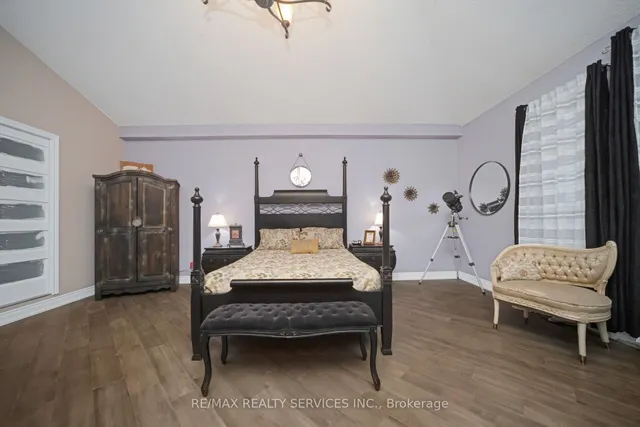 Additional image 35 of 74 Leeward Dr