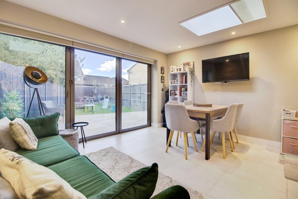 Additional image 7 of Holme Close, Hatfield