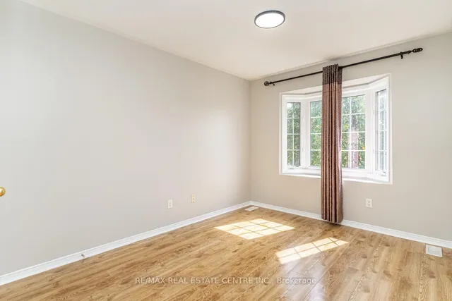 Additional image 25 of 107 Crown Victoria Dr