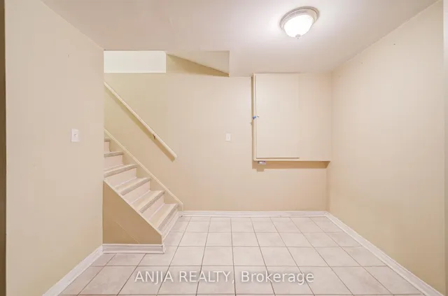 Additional image 36 of 550 Bluesky Cres