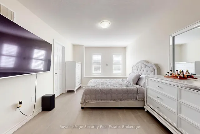 Additional image 30 of 55 Golden Springs Dr