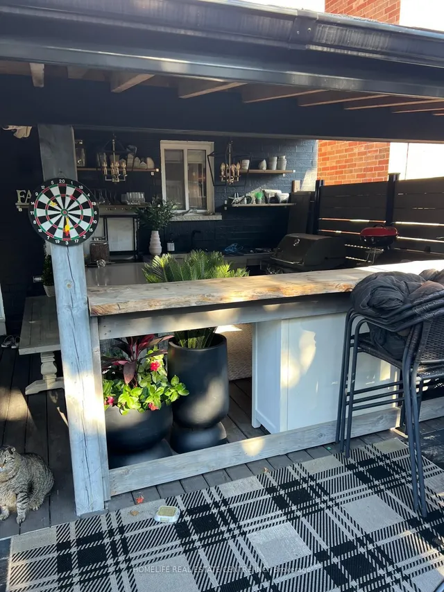 Additional image 17 of 38 Dunvegan Cres