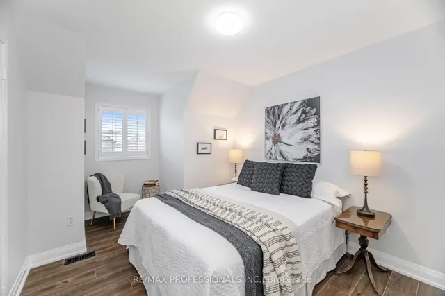 Additional image 32 of 74 Upper Highlands Dr