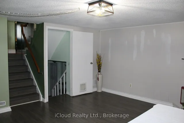 Additional image 16 of 42 Lindridge Ave