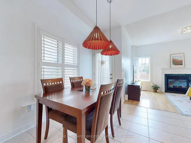 Additional image 23 of 50 Versailles Cres