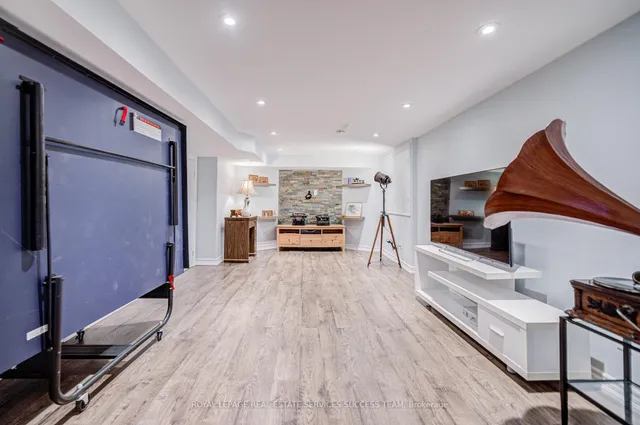 Additional image 41 of 1378 Bayshire Dr