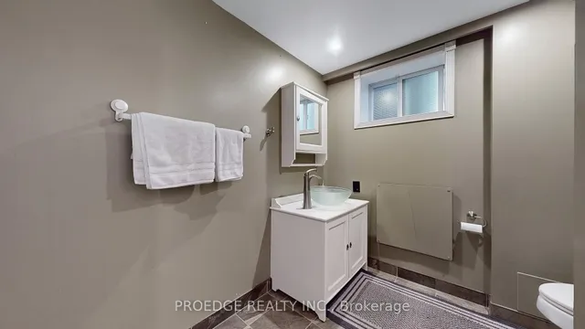 Additional image 40 of 262 Randall Cres