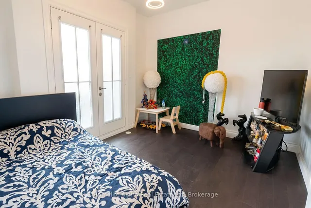 Additional image 10 of 445 B Queen St