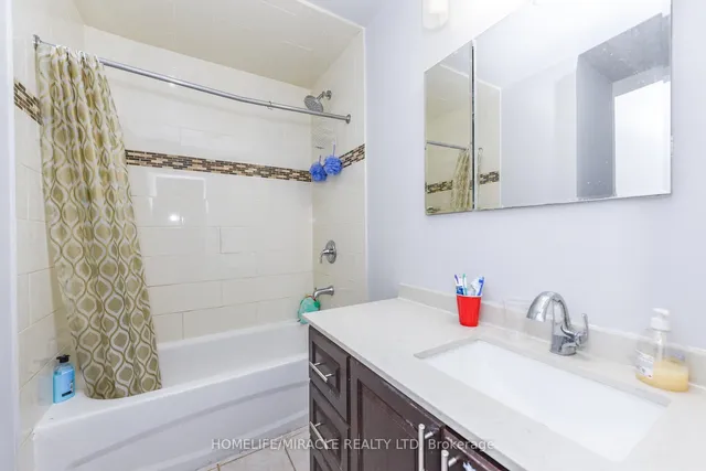 Additional image 11 of 3442 Laddie Cres