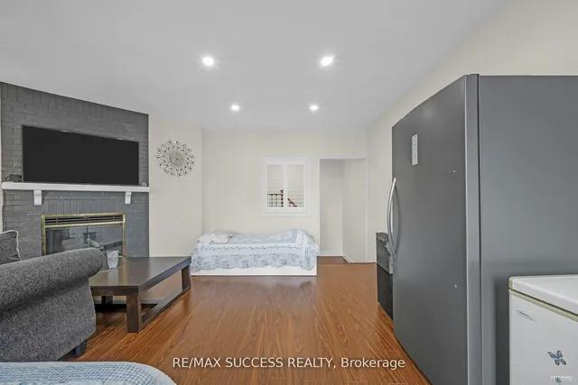 Additional image 24 of 63 Blue Spruce St