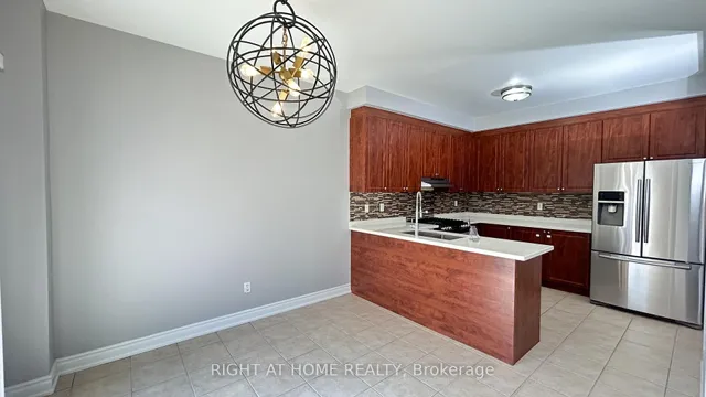 Additional image 12 of 15 Krakow St