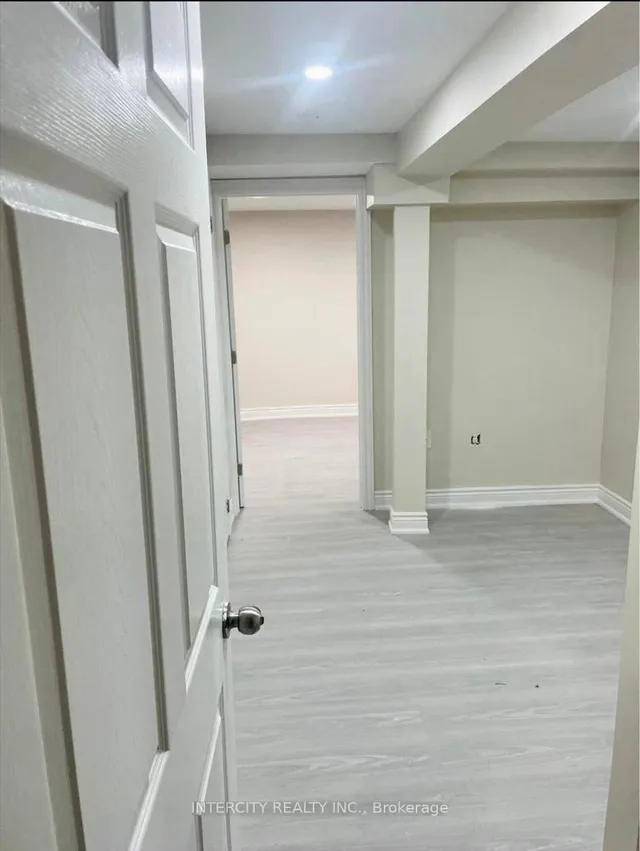 Additional image 32 of 6 Hedley Crt
