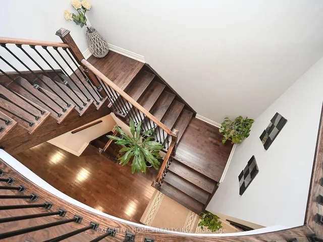 Additional image 33 of 55 Apple Valley Way