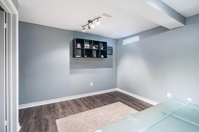 Additional image 43 of 65 Spadina Rd