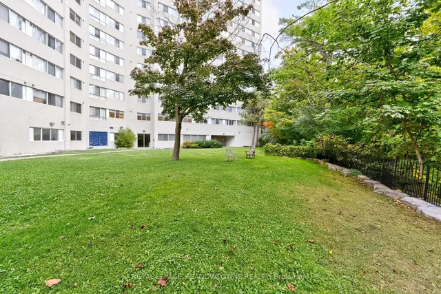 Additional image 49 of 3695 Kaneff Cres Unit 102