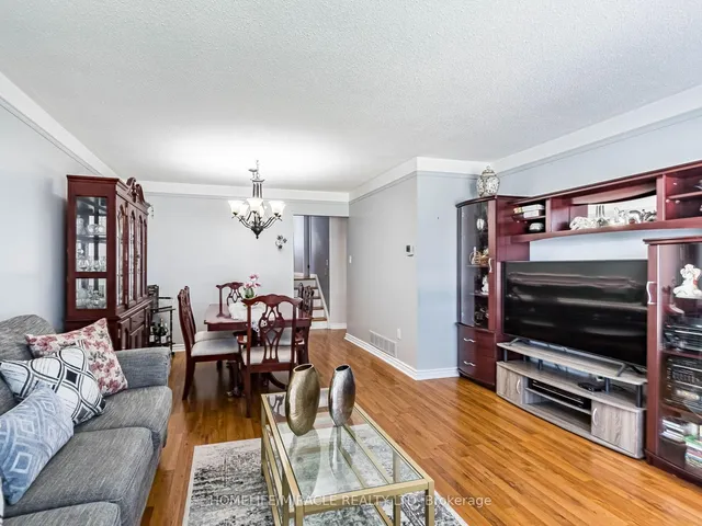 Additional image 8 of 64 Geneva Cres