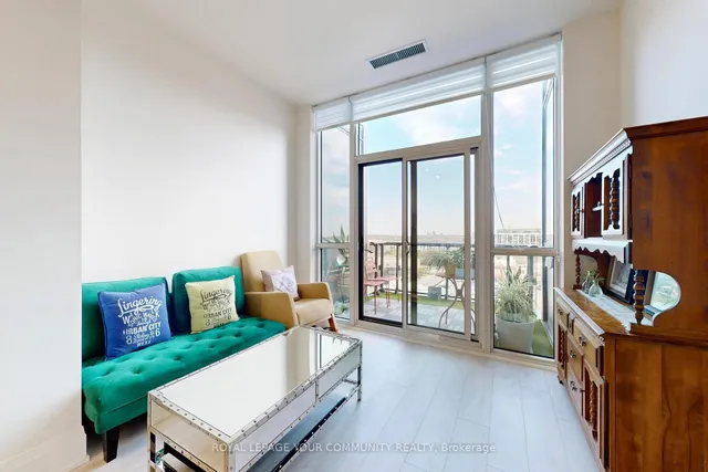 Additional image 5 of 509 Dundas St Unit 807