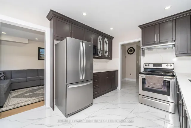 Additional image 13 of 8 Twin Pines Cres