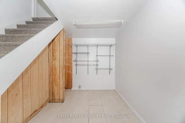 Additional image 33 of 20 Greenhills Sq