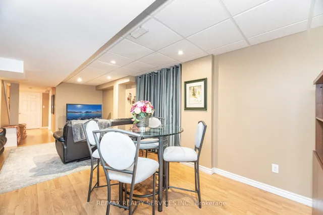 Additional image 35 of 37 Sunnybrook Cres