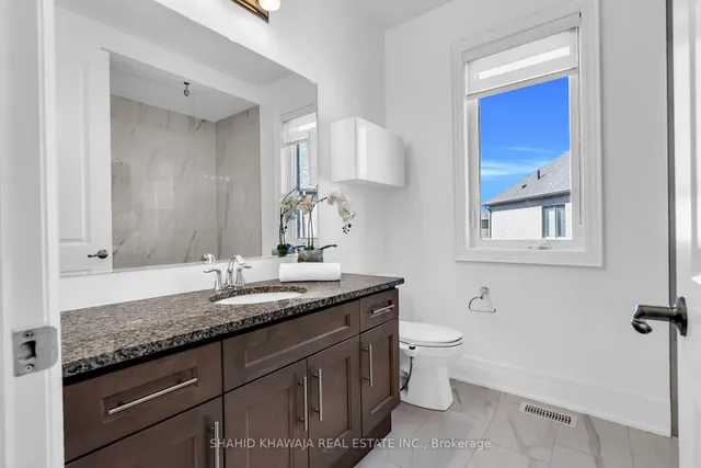 Additional image 32 of 1417 Varelas Passage