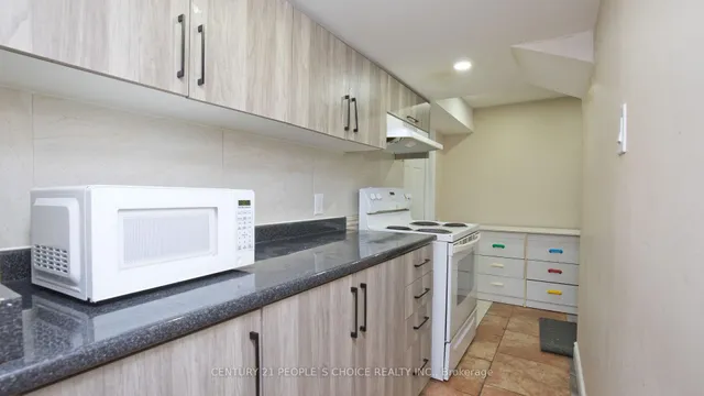 Additional image 39 of 82 Davenport Cres