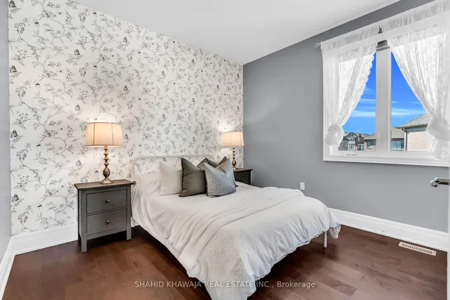 Additional image 29 of 1417 Varelas Passage