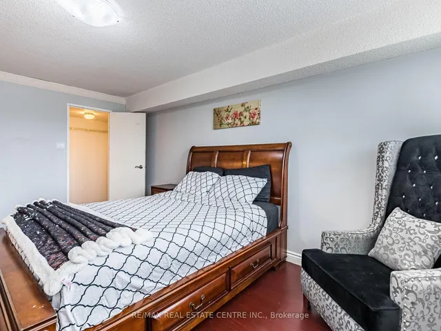 Additional image 29 of 3695 Kaneff Cres Unit 211