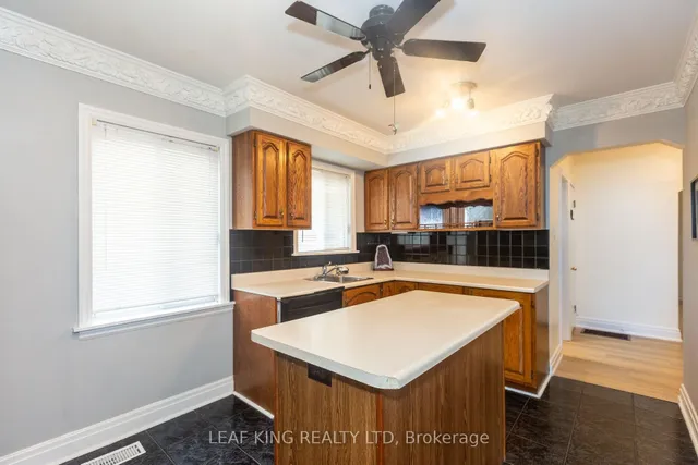 Additional image 12 of 8 Southmead Rd