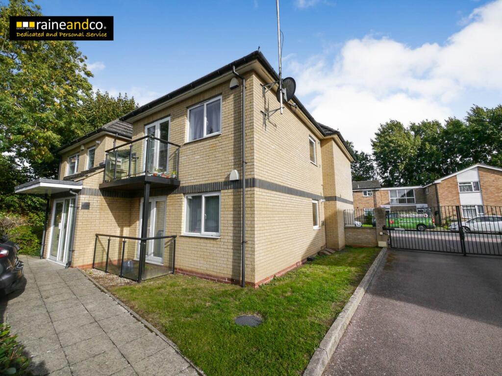 Gloucester Court, Hatfield