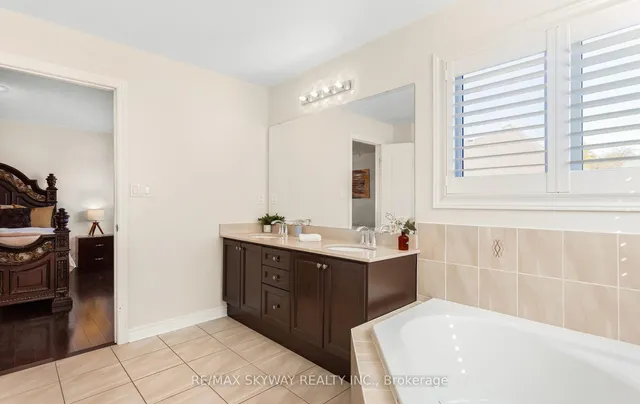 Additional image 37 of 87 Villadowns Tr