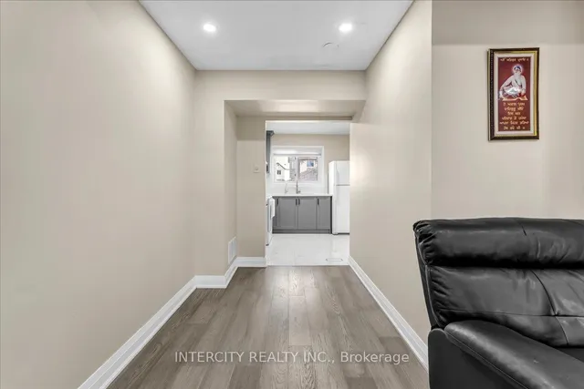 Additional image 11 of 6 Hedley Crt