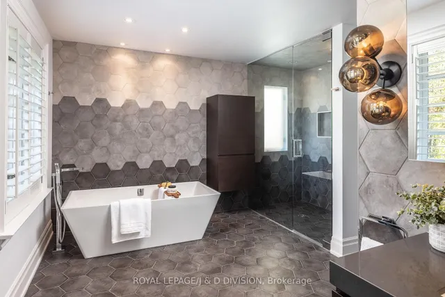 Additional image 21 of 27 Bayview Wood