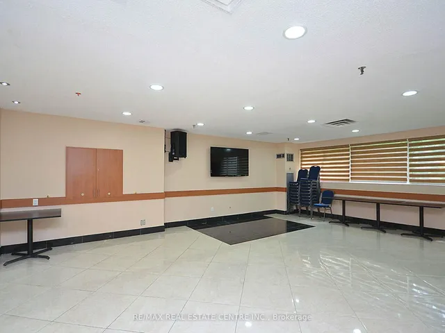 Additional image 42 of 3695 Kaneff Cres Unit 211