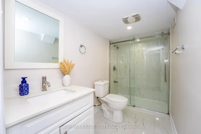 Additional image 40 of 100 Crown Victoria Dr