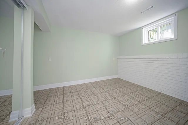 Additional image 29 of 35 Madison St