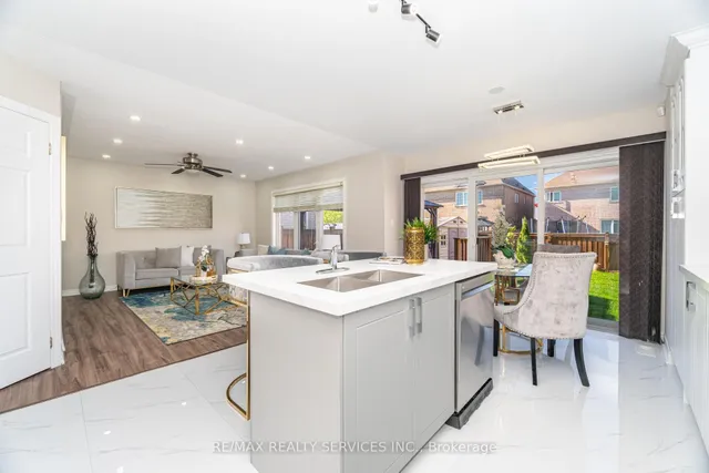 Additional image 12 of 3 Napoleon Cres