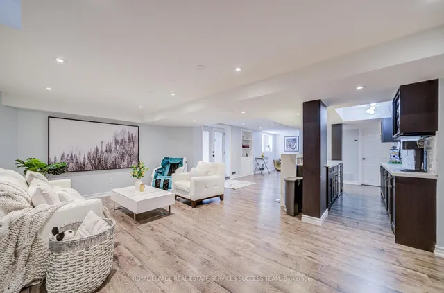 Additional image 36 of 1378 Bayshire Dr