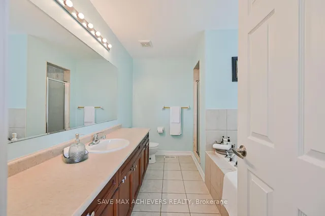 Additional image 31 of 37 BLOOM Dr