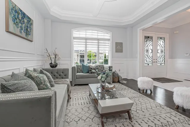 Additional image 8 of 102 Belladonna Circ