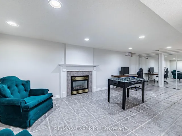 Additional image 43 of 33 Nipissing Cres