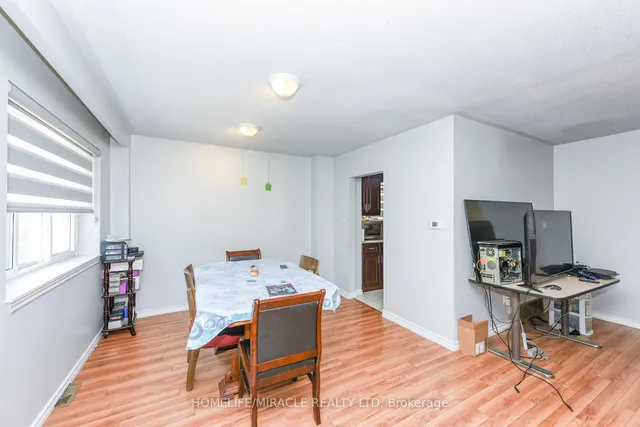 Additional image 32 of 3442 Laddie Cres