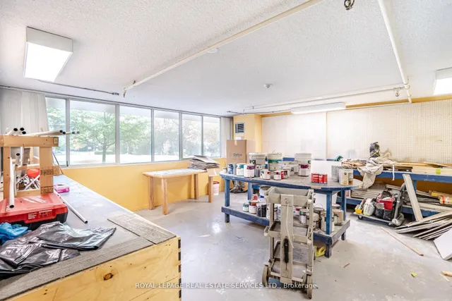 Additional image 34 of 3590 Kaneff Cres Unit 102