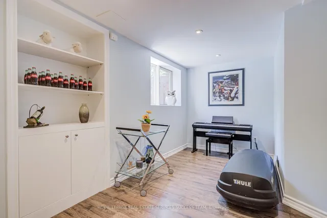 Additional image 39 of 1378 Bayshire Dr