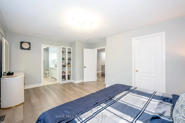 Additional image 22 of 100 Crown Victoria Dr