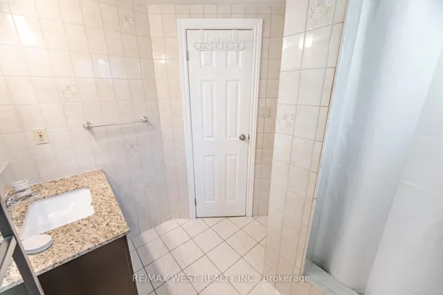 Additional image 27 of 17 Malcolm Cres