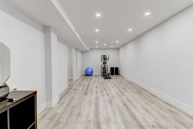 Additional image 22 of 709 Greycedar Cres