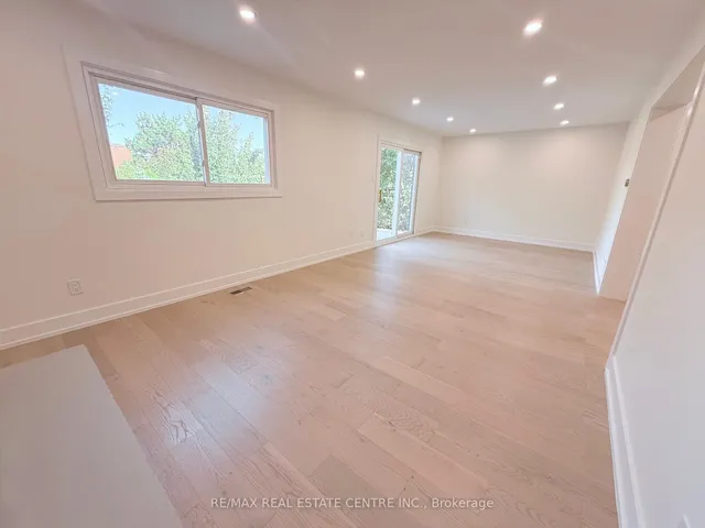 Additional image 25 of 1215 Larny Crt